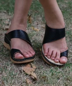 Coupon 🛒 RXFSP Black Asymmetrical Toe-Strap Slide - 👩 Women 👍 -RXFSP-shop zu103240007 alt 2 tm1644519228