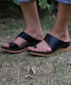 Coupon 🛒 RXFSP Black Asymmetrical Toe-Strap Slide - 👩 Women 👍 -RXFSP-shop zu103240007 alt 3 tm1644519228