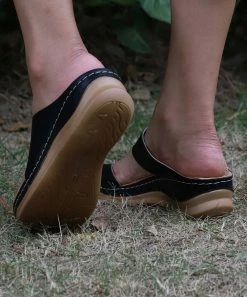 Coupon 🛒 RXFSP Black Asymmetrical Toe-Strap Slide - 👩 Women 👍 -RXFSP-shop zu103240007 alt 4 tm1644519228