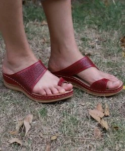 Coupon 🔥 RXFSP Red Asymmetrical Toe-Strap Slide - 👩 Women 🤩