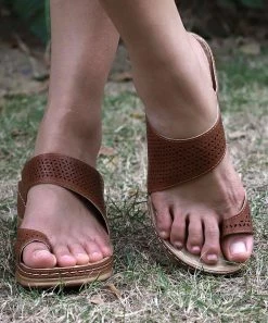 Best Sale ✔️ RXFSP Brown Asymmetrical Toe-Strap Slide - 👩 Women 🛒