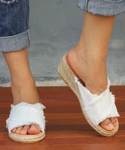 Wholesale 😍 RXFSP White Crisscross Wedge 🩴 Sandal - 👩 Women 🧨