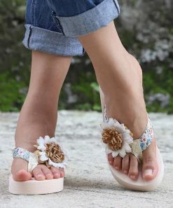 Wholesale 🔔 RXFSP Beige & White Floral-Applique Wedge 🩴 Sandal - 👩 Women 💯